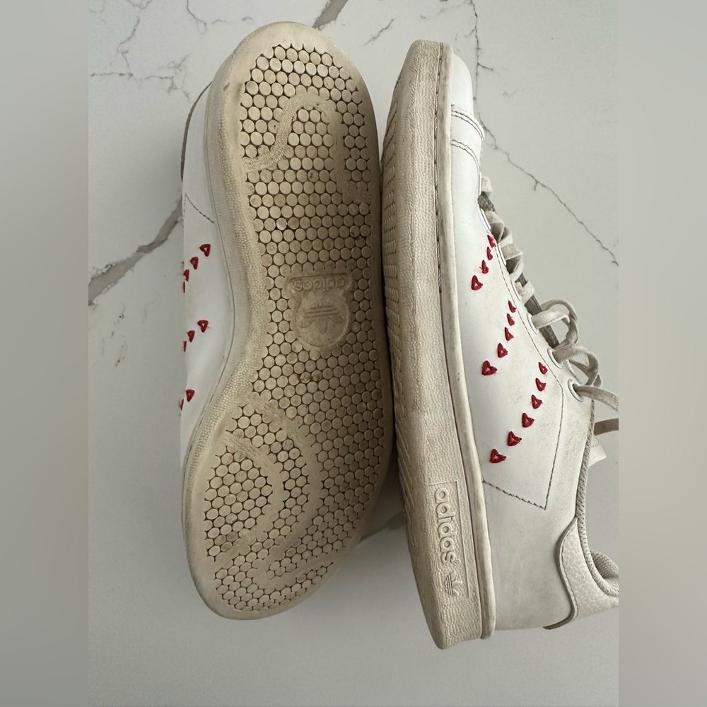 Adidas Stan Smith J Heart Valentines Day White Shoes With Red Hearts SIZE 7 - Picture 5 of 6